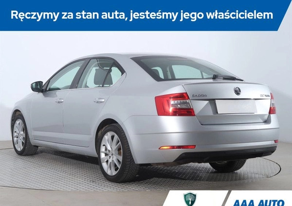 Skoda Octavia cena 72000 przebieg: 110208, rok produkcji 2018 z Łazy małe 277